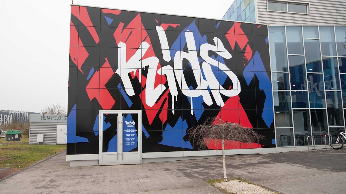 Instalaciones de Bakh Kids